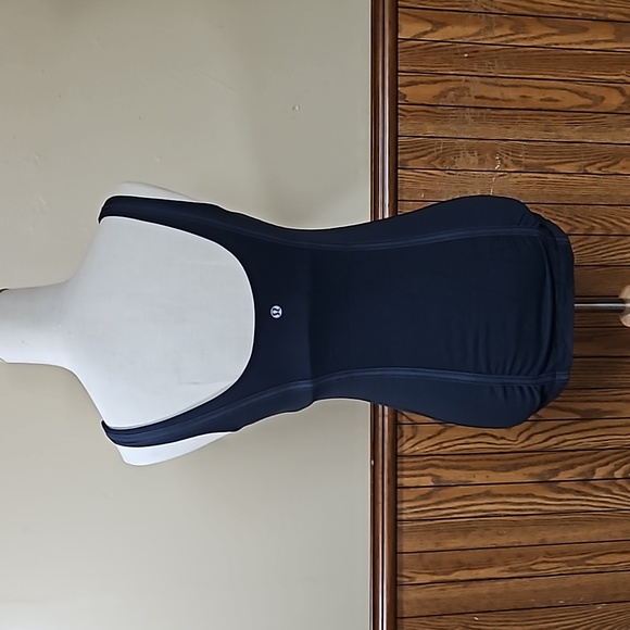 lululemon athletica Sleeveless Top 6 - Picture 4 of 12